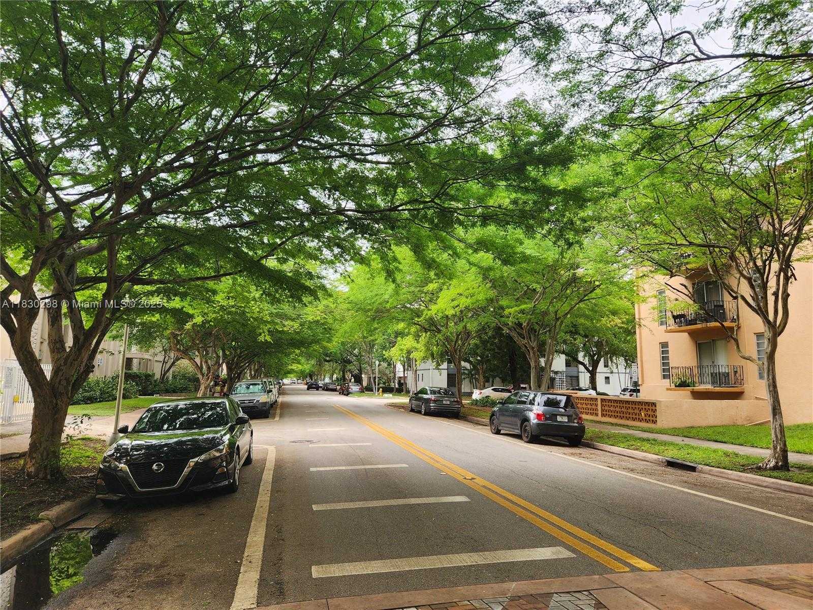 Small Image of 1014 SALZEDO ST #304, Coral Gables Number 25