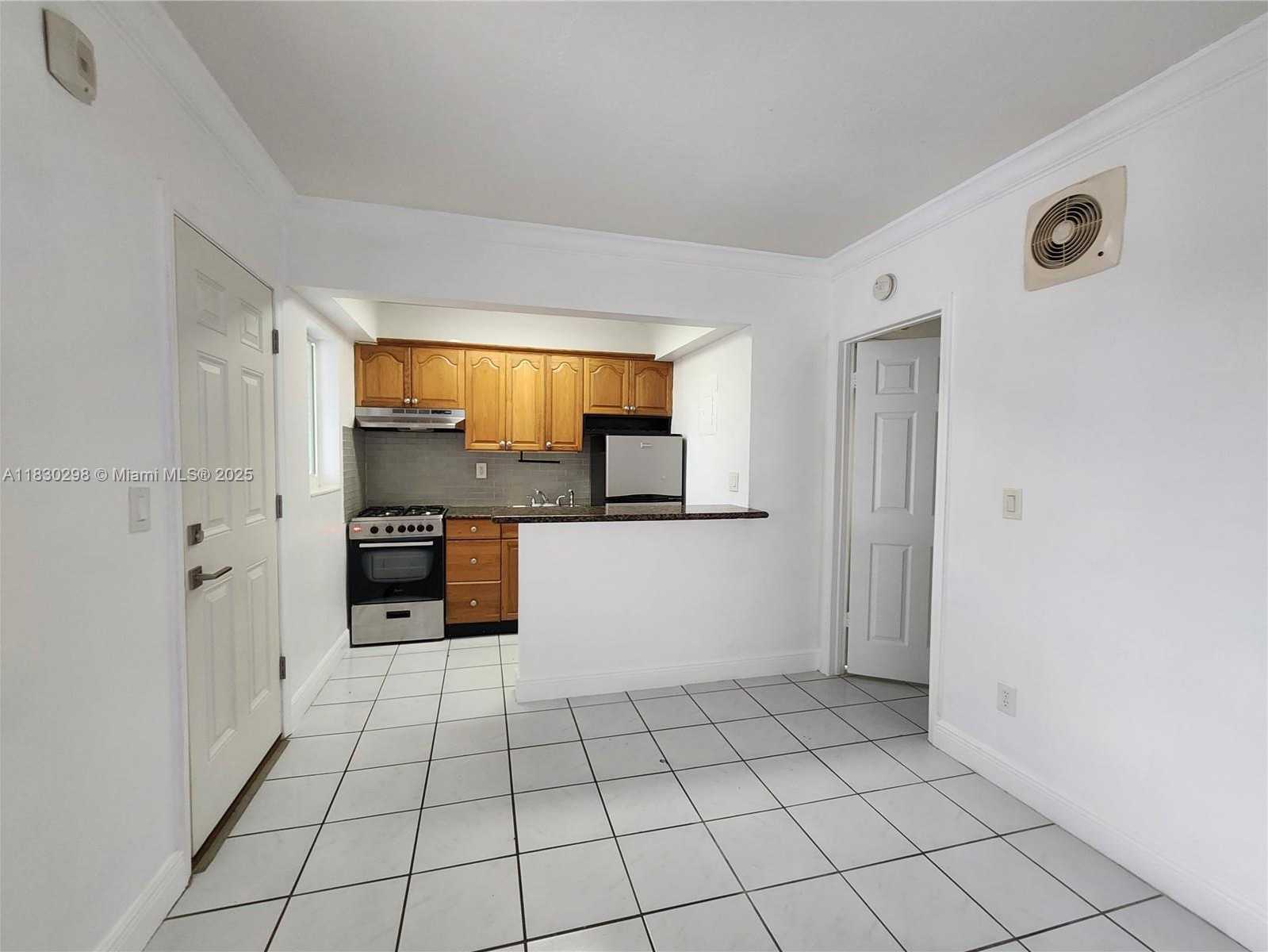 Small Image of 1014 SALZEDO ST #304, Coral Gables Number 8