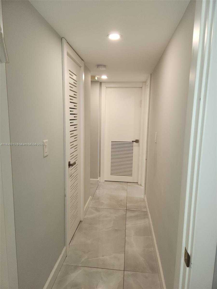 Small Image of 1075 92ND ST #405, Bay Harbor Islands Number 10