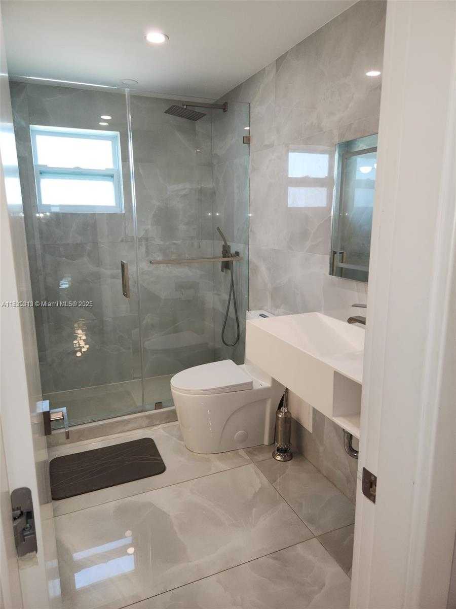Small Image of 1075 92ND ST #405, Bay Harbor Islands Number 11