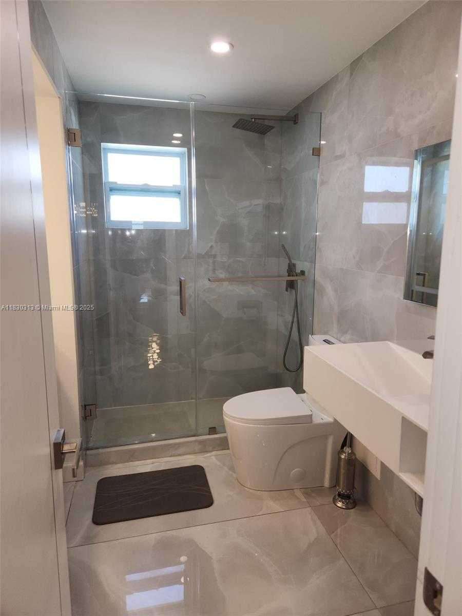 Small Image of 1075 92ND ST #405, Bay Harbor Islands Number 12