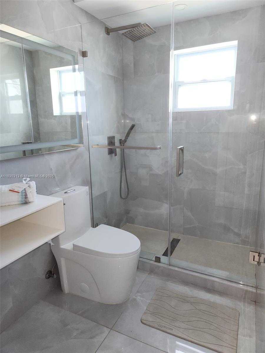 Small Image of 1075 92ND ST #405, Bay Harbor Islands Number 14