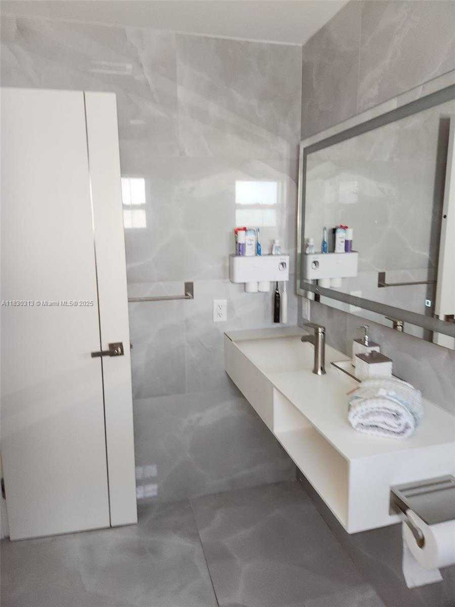 Small Image of 1075 92ND ST #405, Bay Harbor Islands Number 15