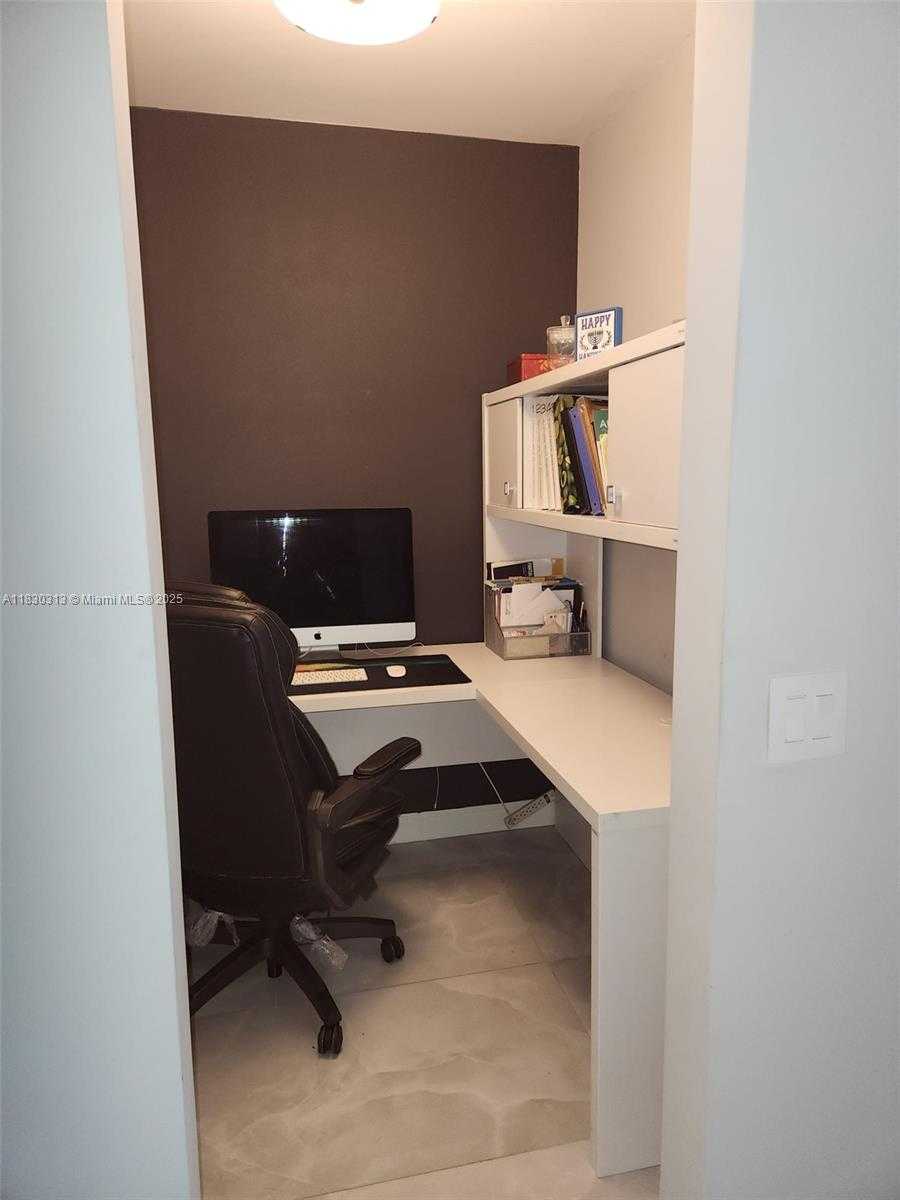 Small Image of 1075 92ND ST #405, Bay Harbor Islands Number 18