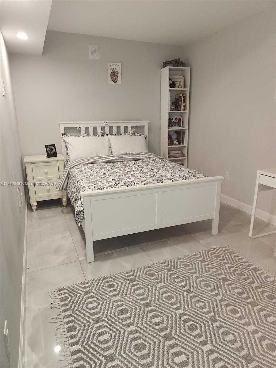 Small Image of 1075 92ND ST #405, Bay Harbor Islands Number 32