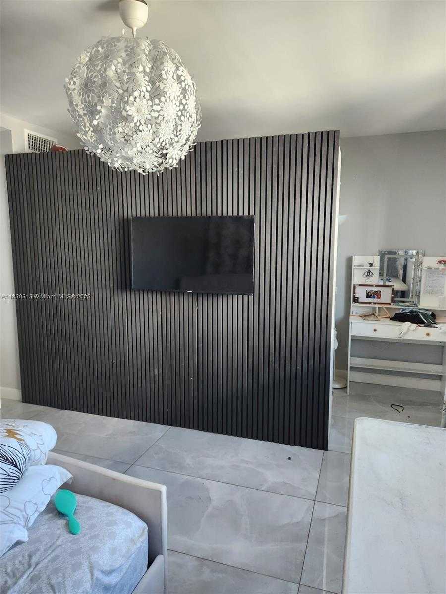 Small Image of 1075 92ND ST #405, Bay Harbor Islands Number 33