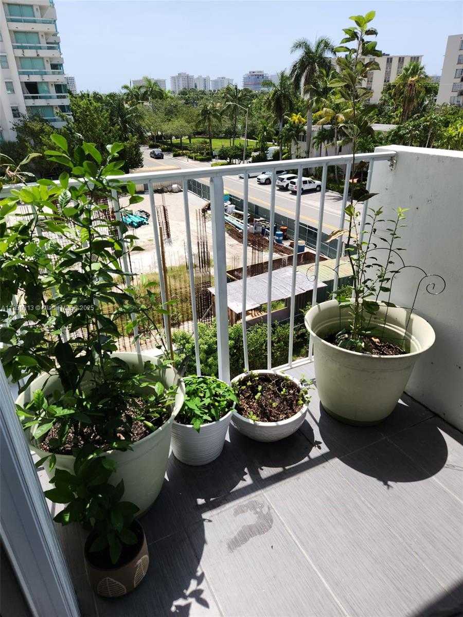 Small Image of 1075 92ND ST #405, Bay Harbor Islands Number 36