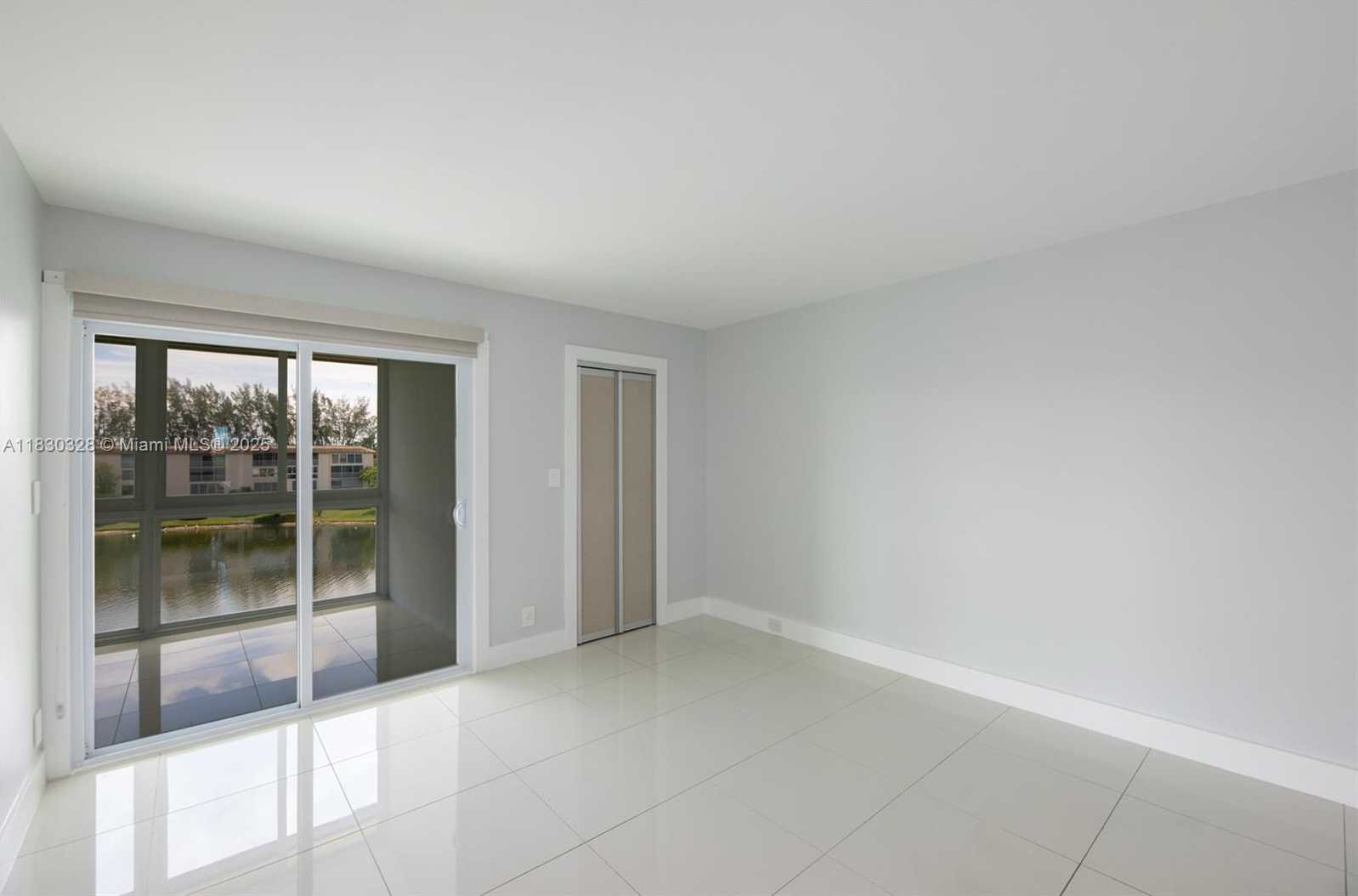 Small Image of 1902 BERMUDA CIR #J4, Coconut Creek Number 15