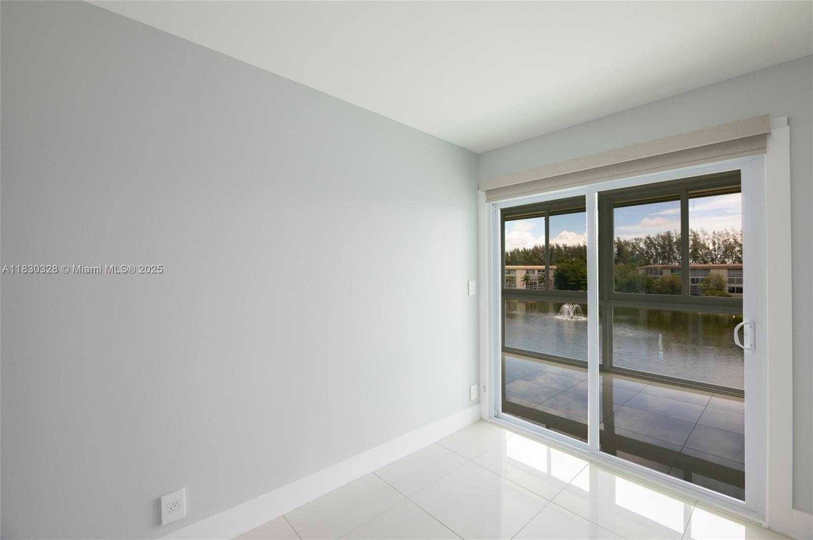 Small Image of 1902 BERMUDA CIR #J4, Coconut Creek Number 16