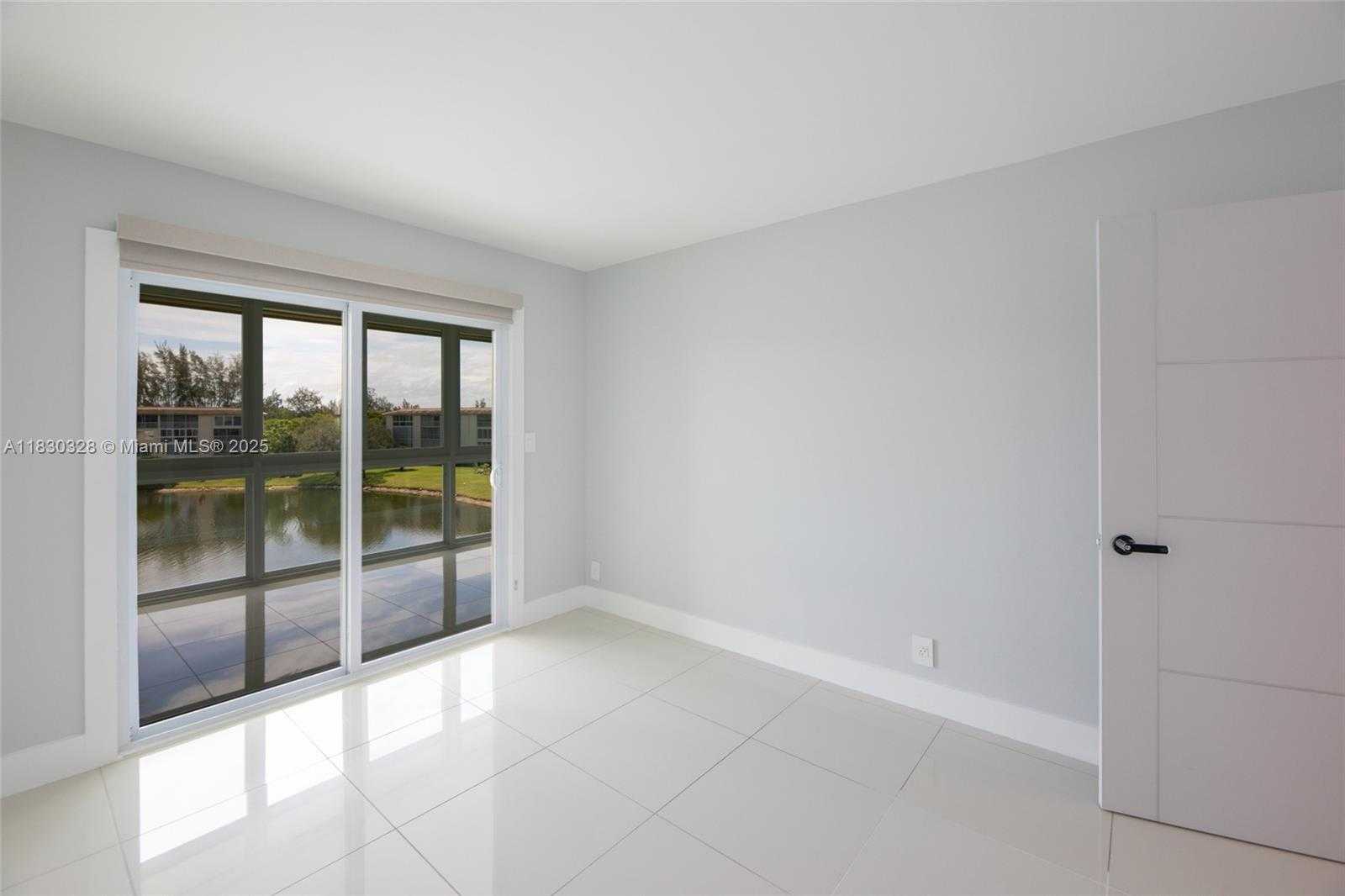 Small Image of 1902 BERMUDA CIR #J4, Coconut Creek Number 21