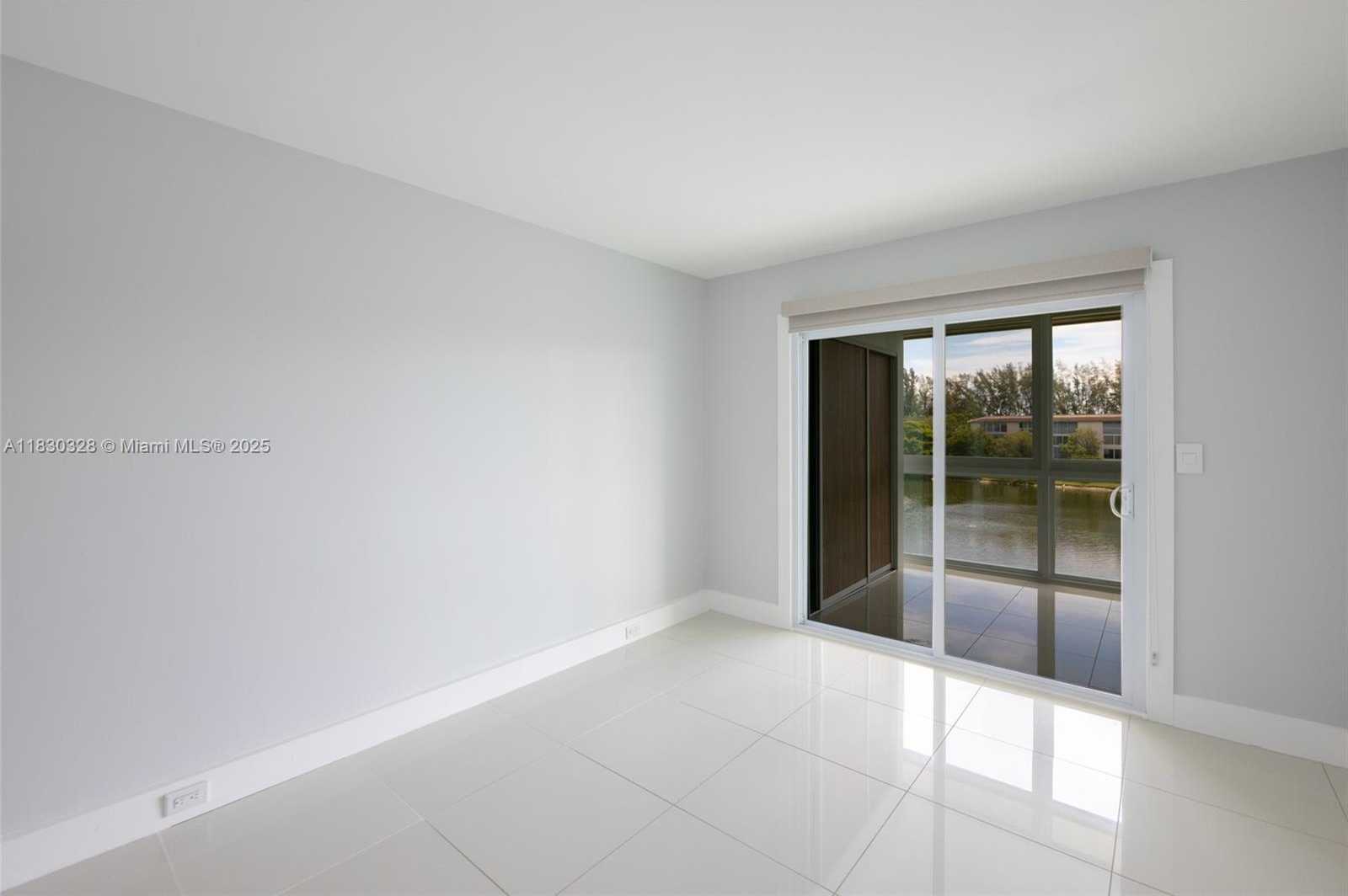 Small Image of 1902 BERMUDA CIR #J4, Coconut Creek Number 22