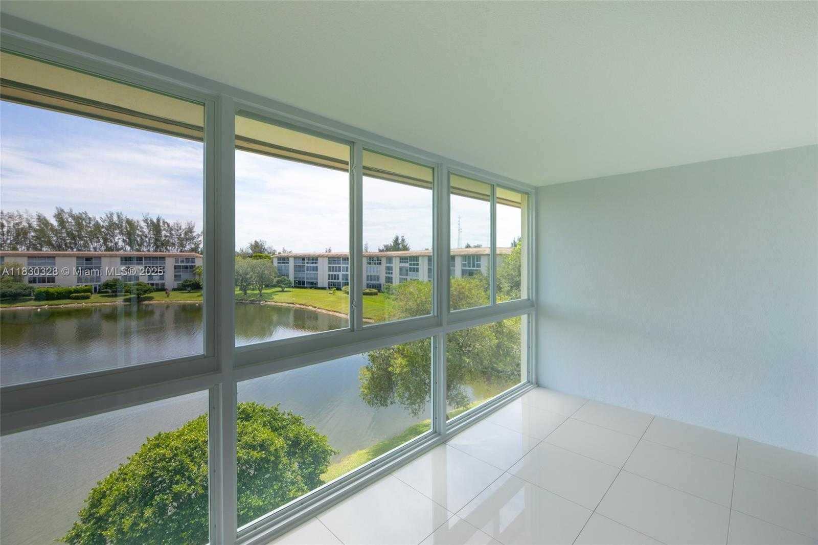 Small Image of 1902 BERMUDA CIR #J4, Coconut Creek Number 28