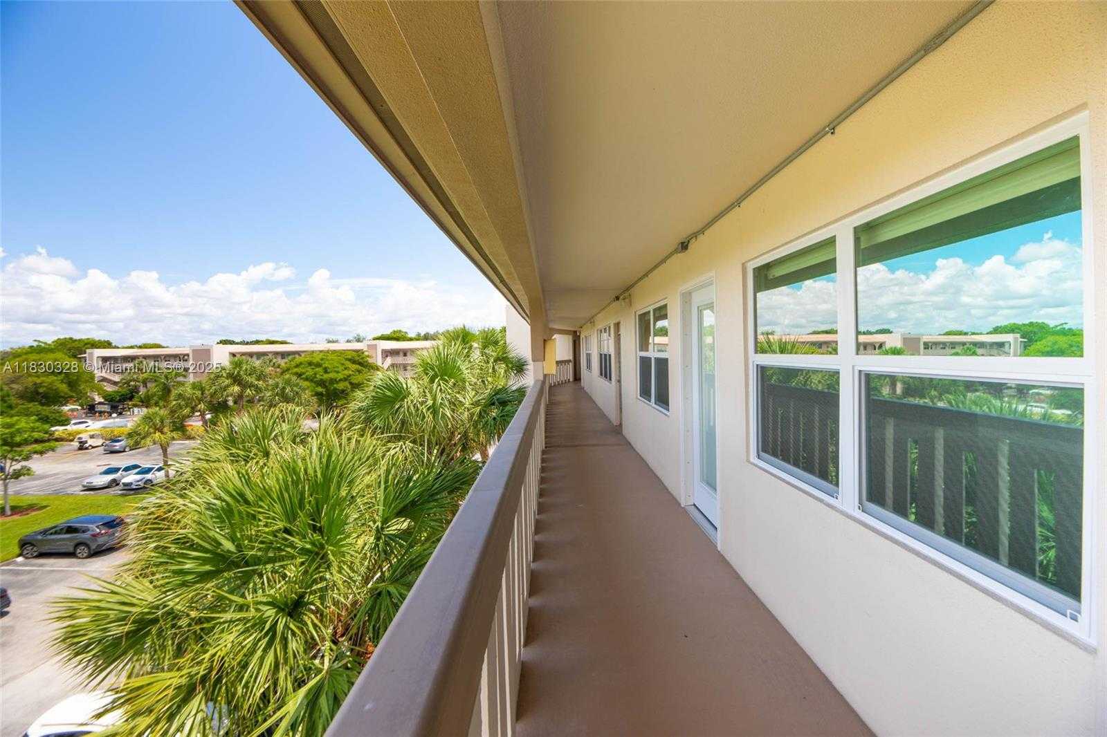 Small Image of 1902 BERMUDA CIR #J4, Coconut Creek Number 32