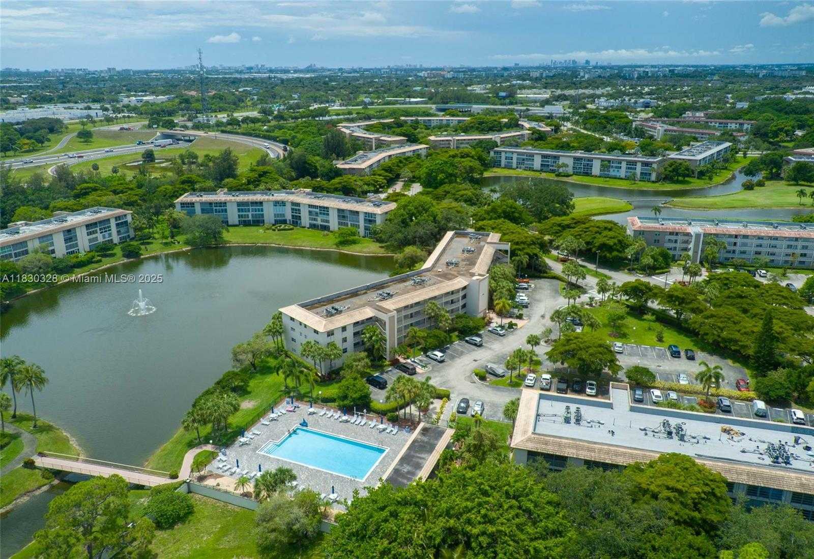Small Image of 1902 BERMUDA CIR #J4, Coconut Creek Number 48