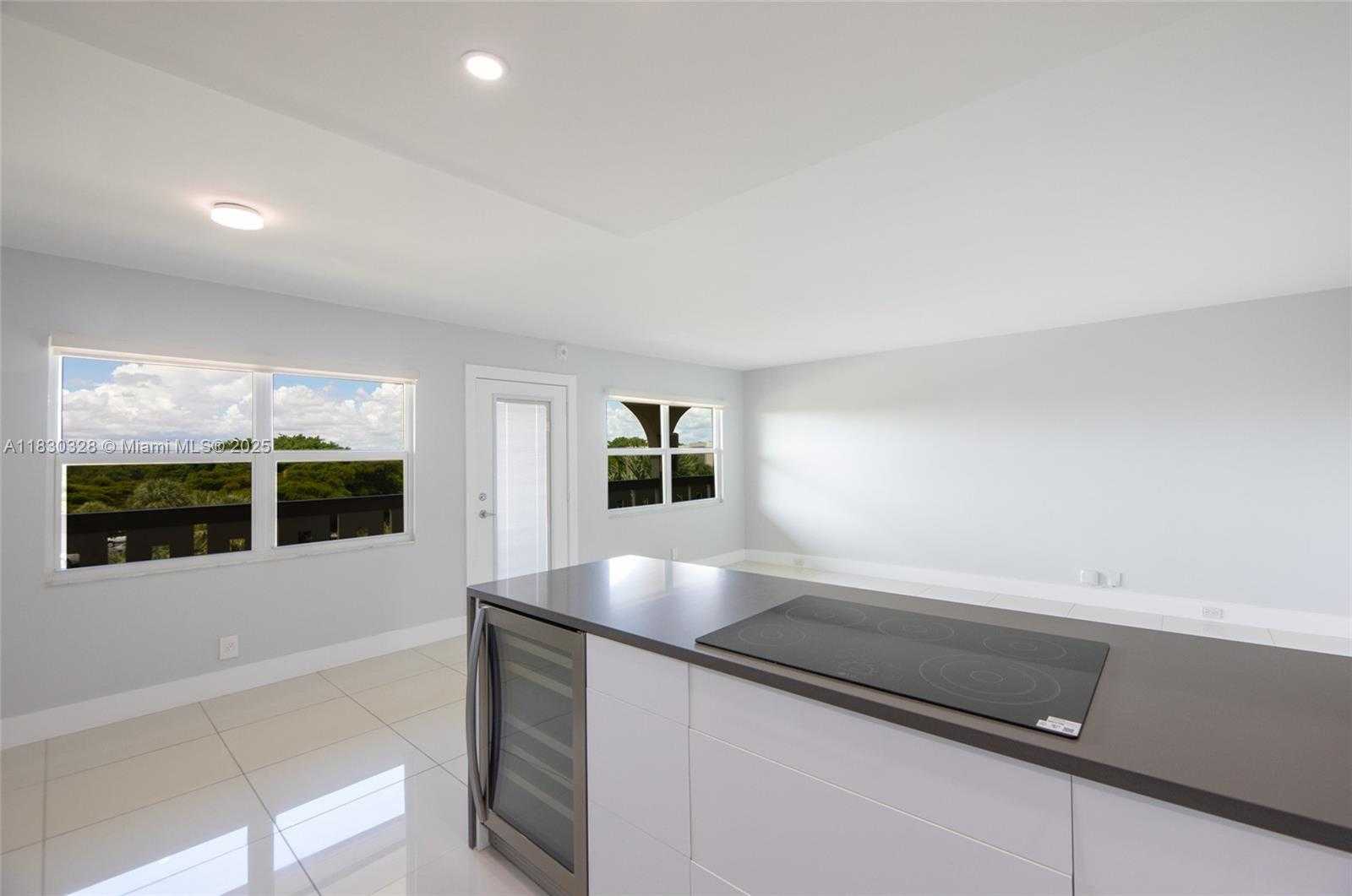 Small Image of 1902 BERMUDA CIR #J4, Coconut Creek Number 7