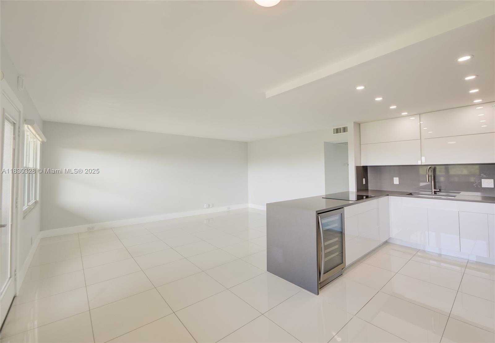 Small Image of 1902 BERMUDA CIR #J4, Coconut Creek Number 8