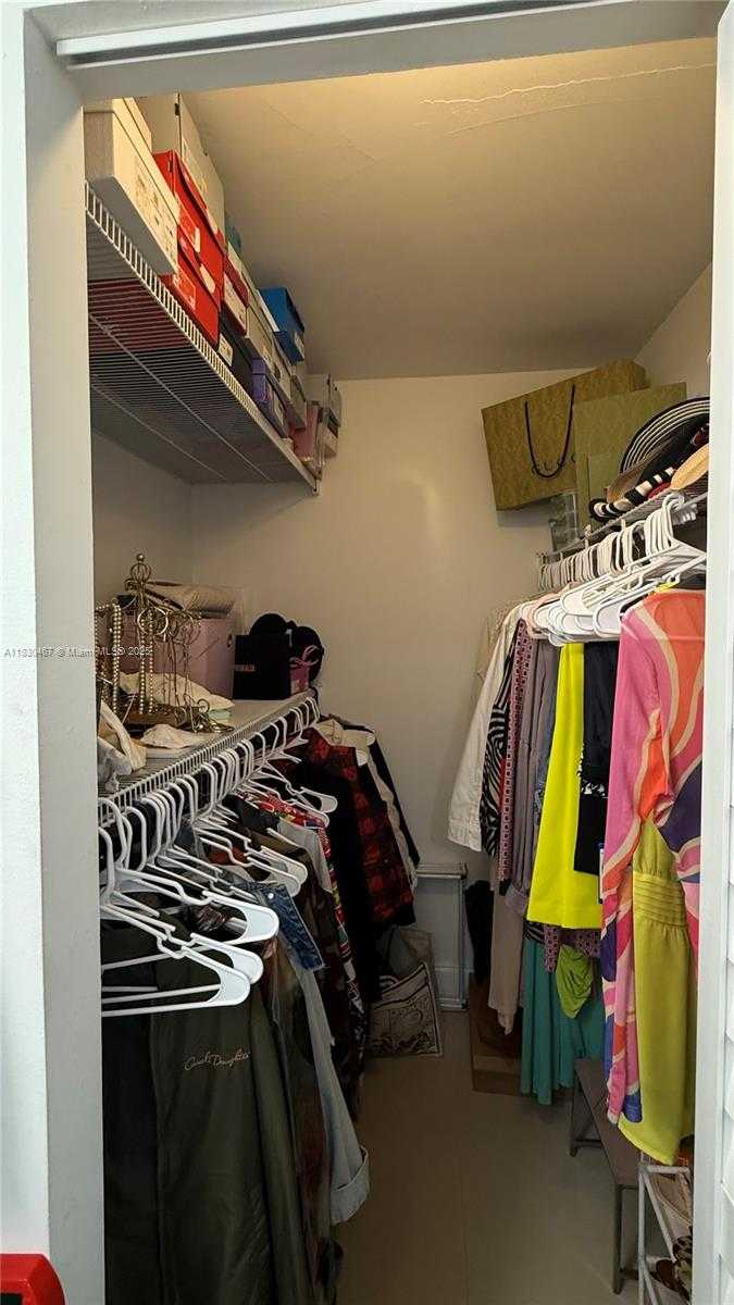 Small Image of 16546 NORTH EAST 26TH AVE #4I, North Miami Beach Number 2