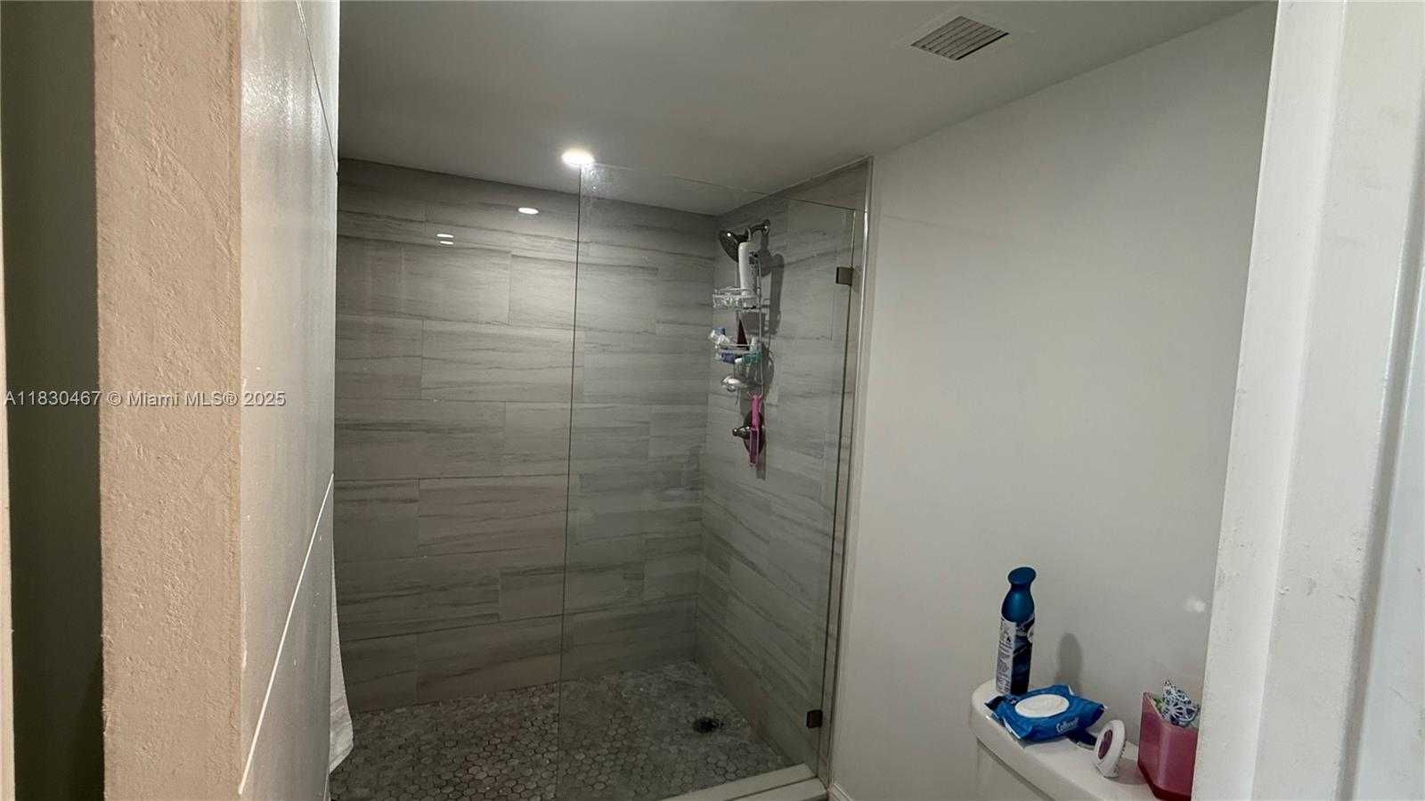 Small Image of 16546 NORTH EAST 26TH AVE #4I, North Miami Beach Number 3