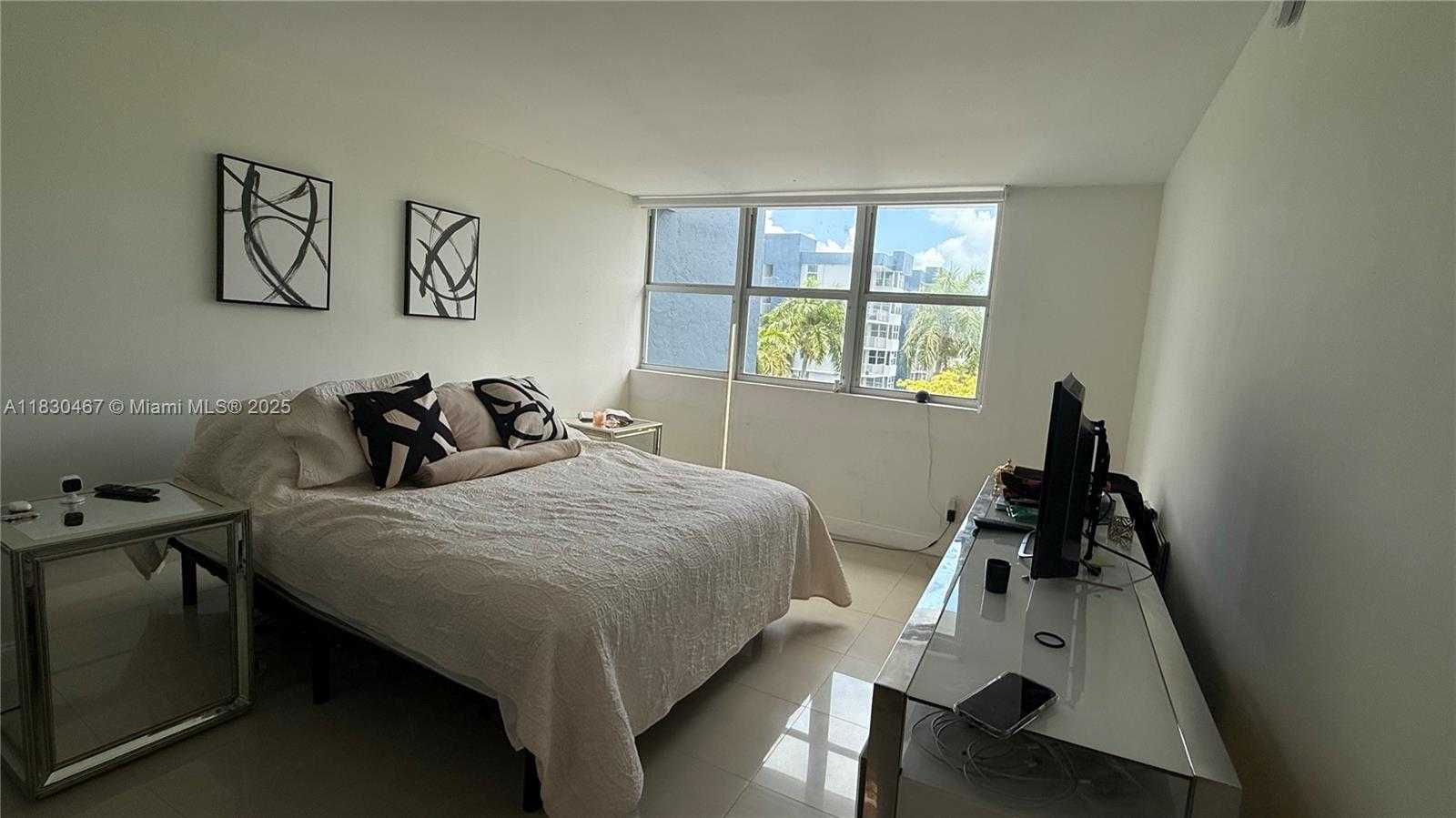 Small Image of 16546 NORTH EAST 26TH AVE #4I, North Miami Beach Number 4
