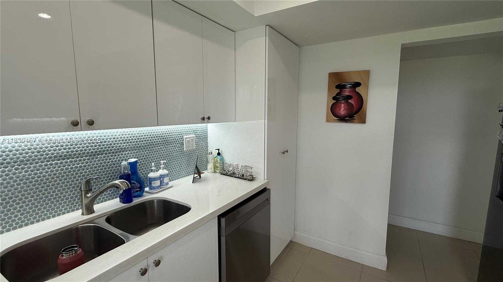 Small Image of 16546 NORTH EAST 26TH AVE #4I, North Miami Beach Number 5
