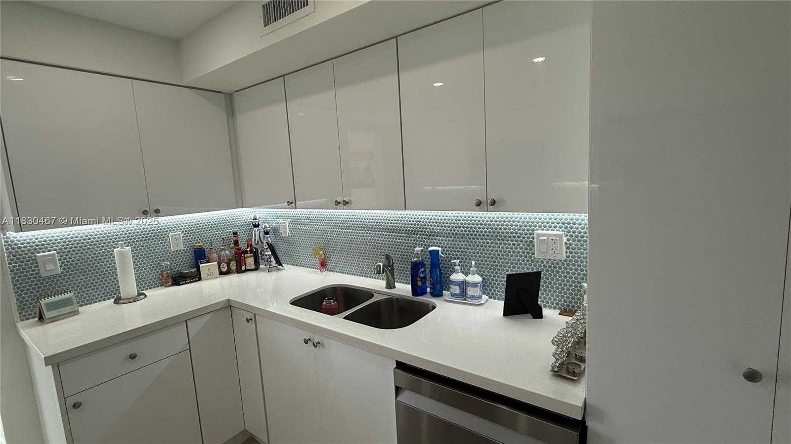 Small Image of 16546 NORTH EAST 26TH AVE #4I, North Miami Beach Number 6