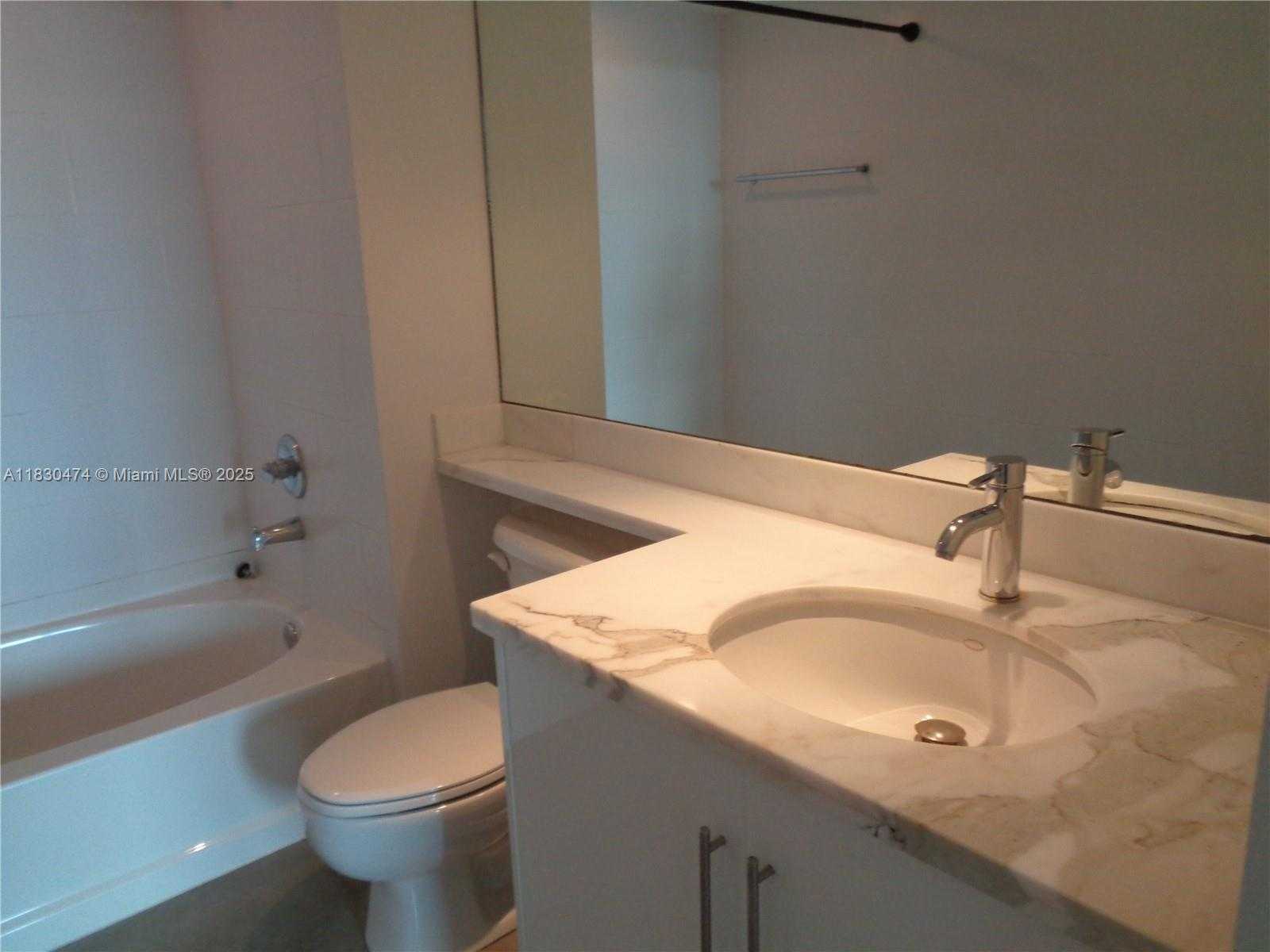 Small Image of 325 SOUTH BISCAYNE BLVD #2522, Miami Number 18