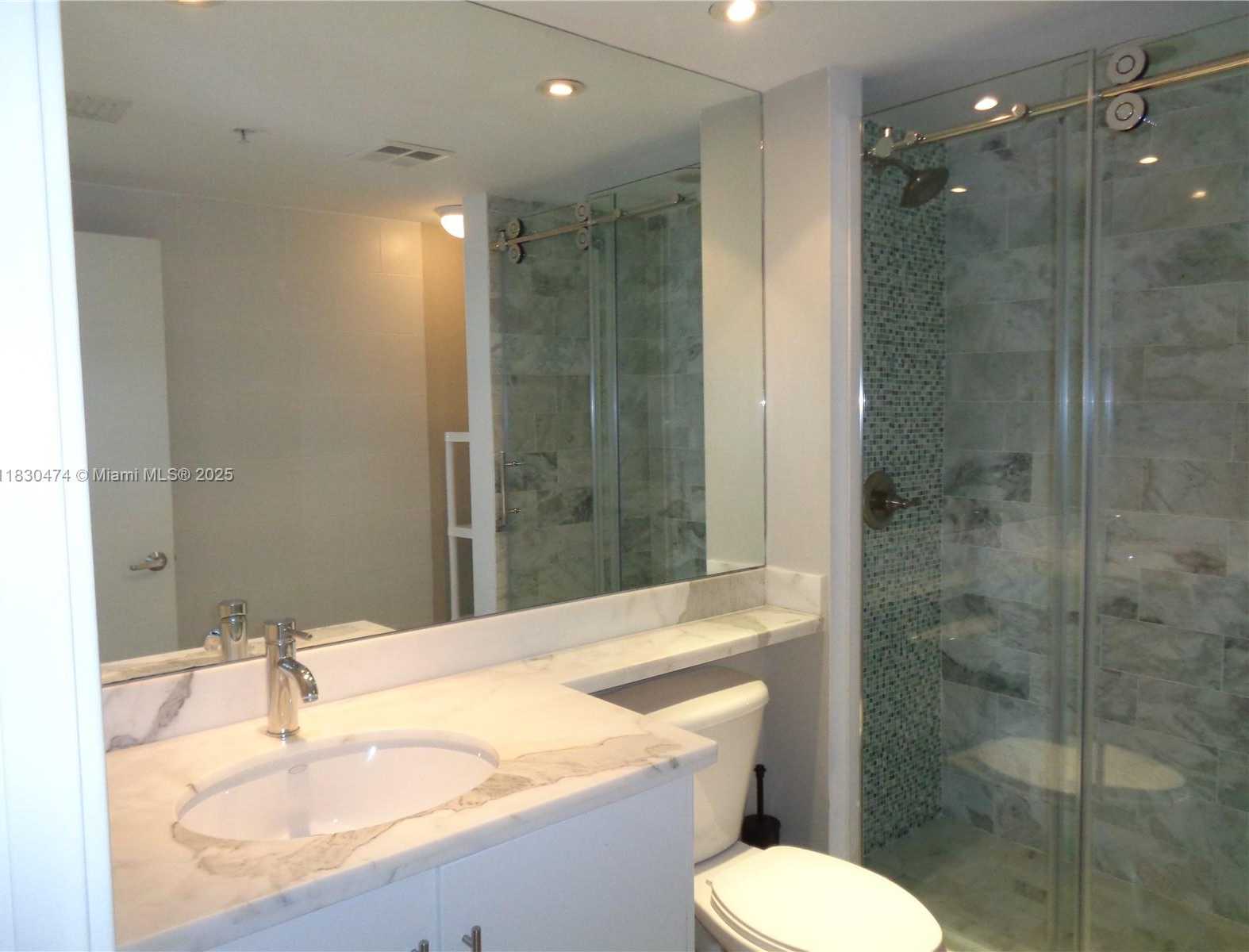 Small Image of 325 SOUTH BISCAYNE BLVD #2522, Miami Number 22