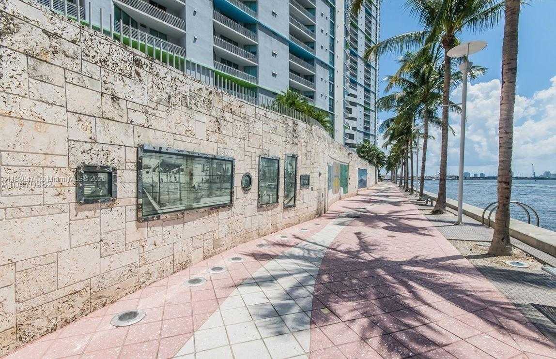 Small Image of 325 SOUTH BISCAYNE BLVD #2522, Miami Number 27