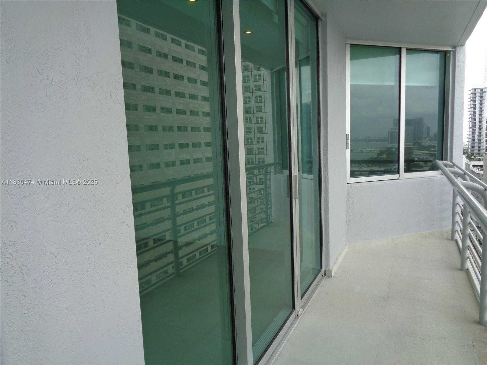 Small Image of 325 SOUTH BISCAYNE BLVD #2522, Miami Number 5