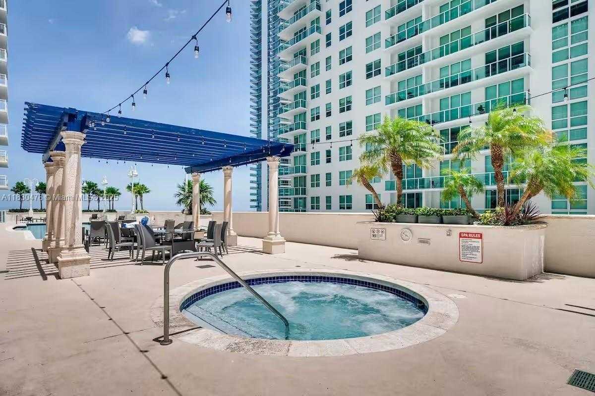 Small Image of 1200 BRICKELL BAY DR #3923, Miami Number 17