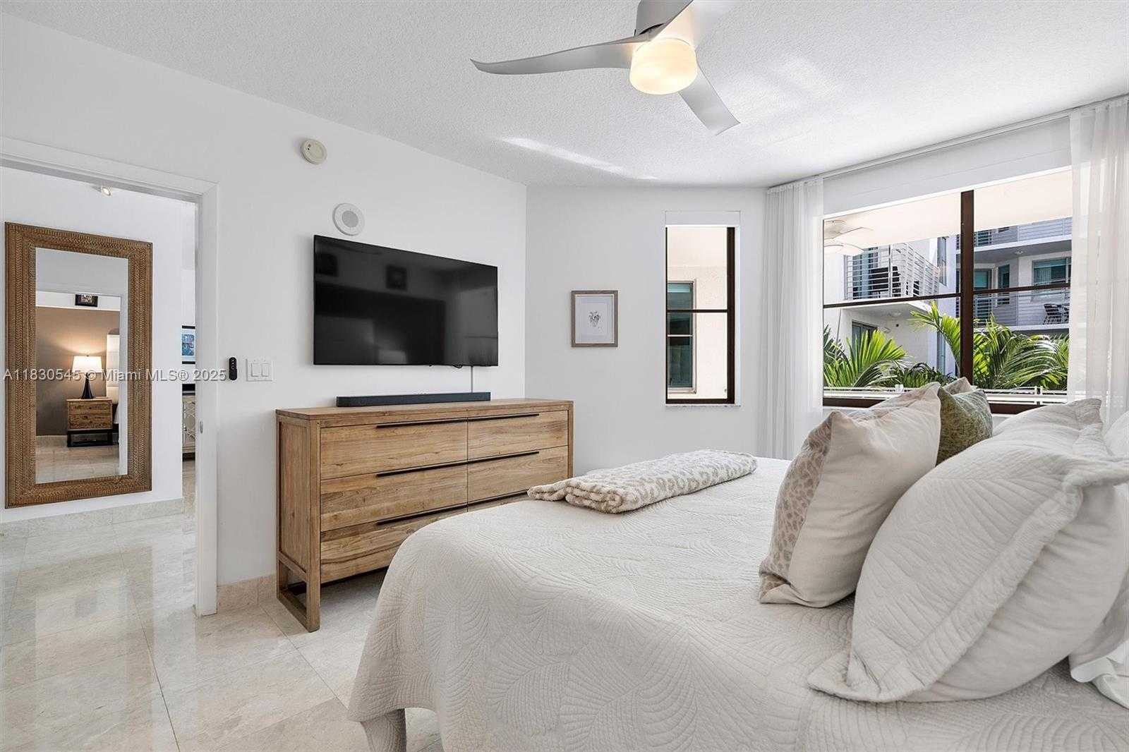 Small Image of 110 WASHINGTON AVE #1608, Miami Beach Number 13