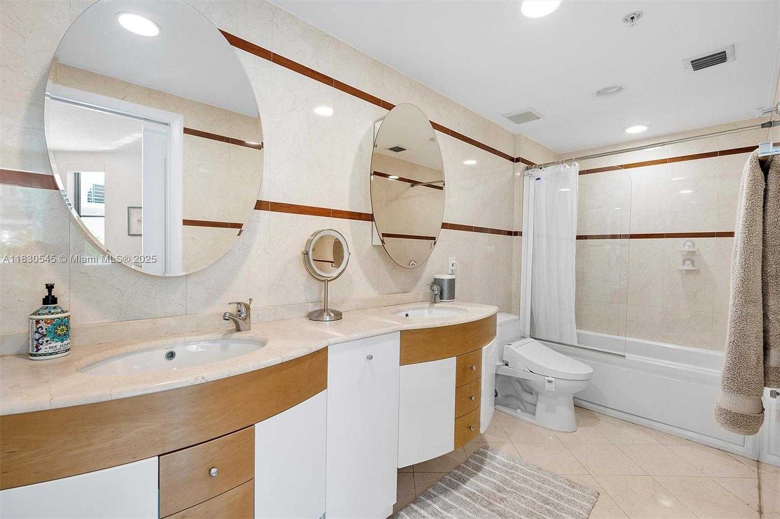 Small Image of 110 WASHINGTON AVE #1608, Miami Beach Number 14