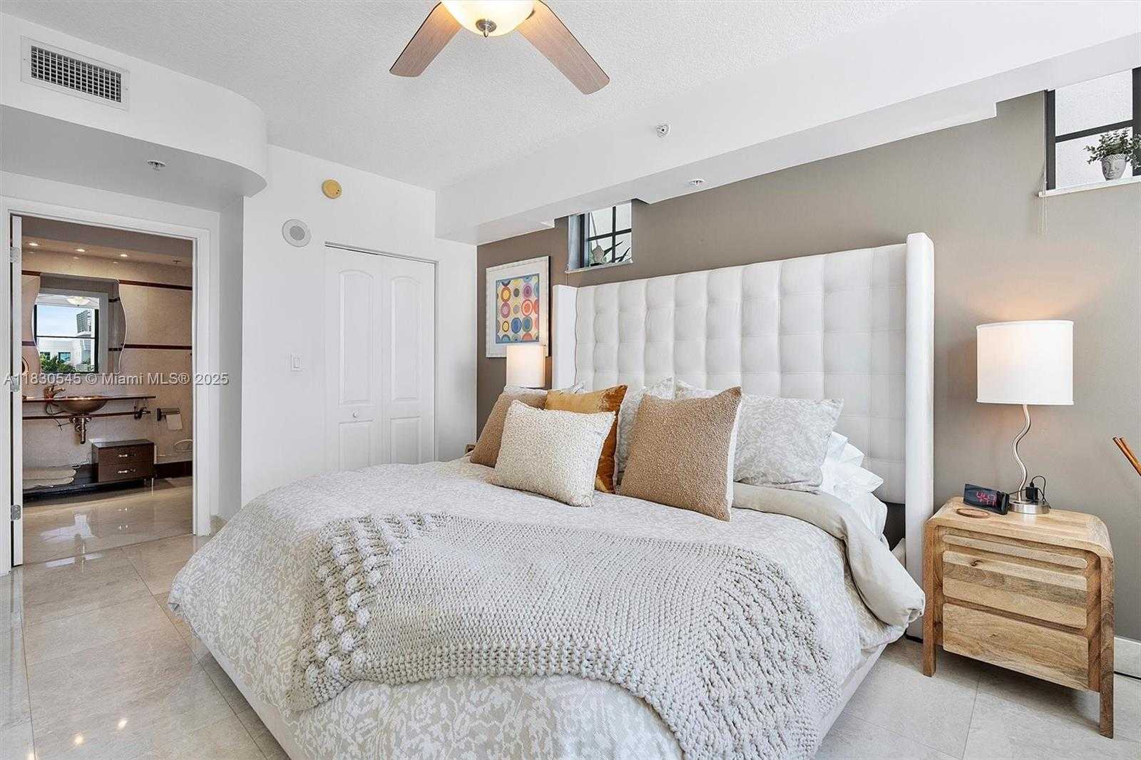 Small Image of 110 WASHINGTON AVE #1608, Miami Beach Number 16