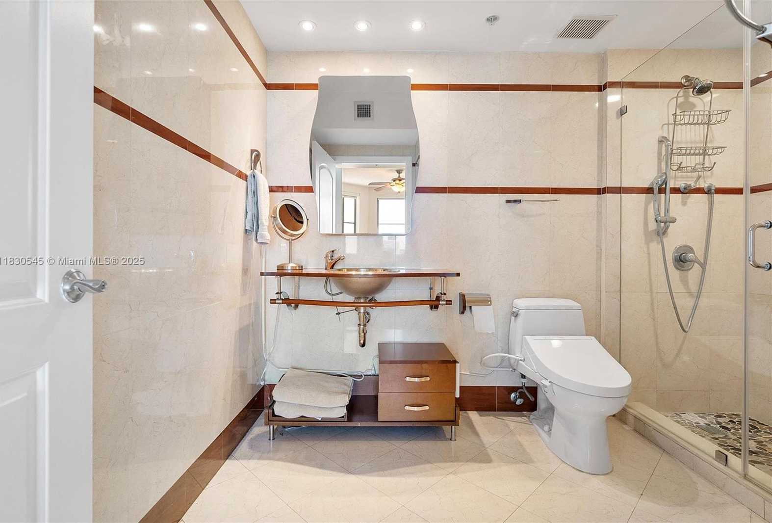 Small Image of 110 WASHINGTON AVE #1608, Miami Beach Number 19