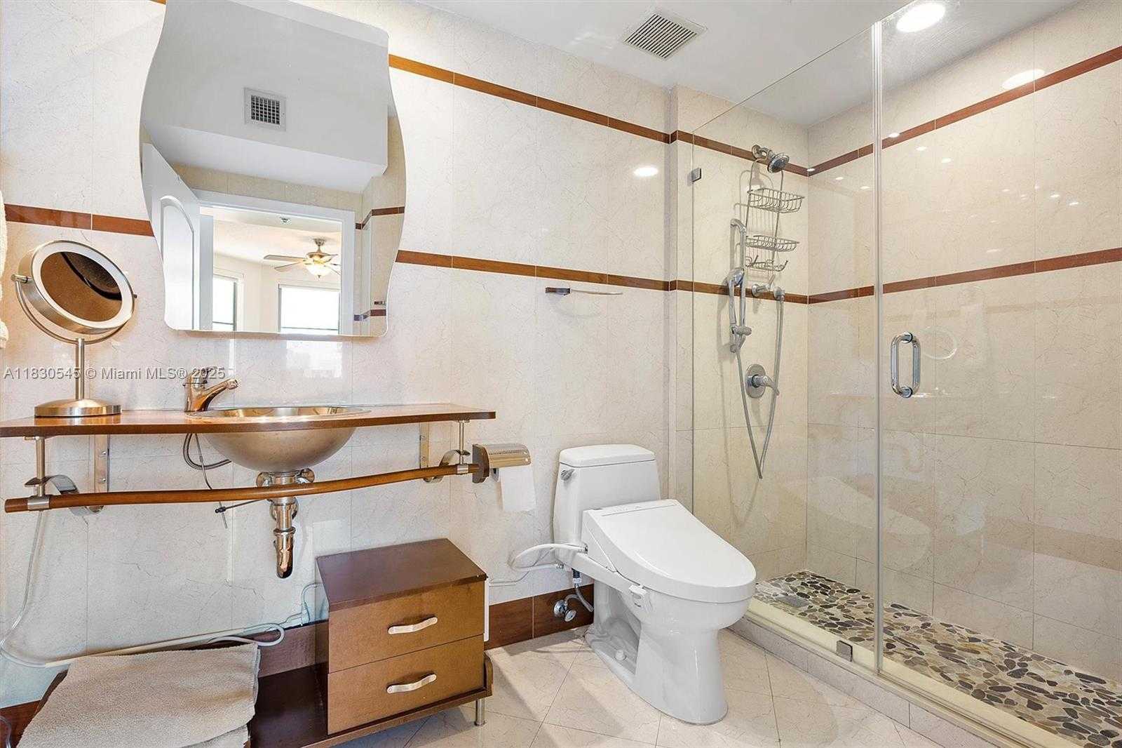 Small Image of 110 WASHINGTON AVE #1608, Miami Beach Number 20