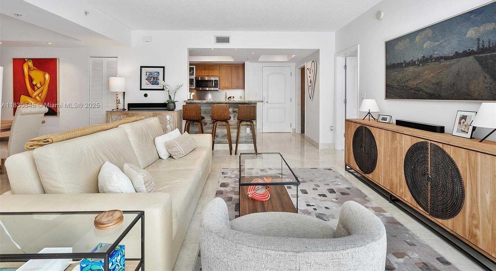 Small Image of 110 WASHINGTON AVE #1608, Miami Beach Number 4