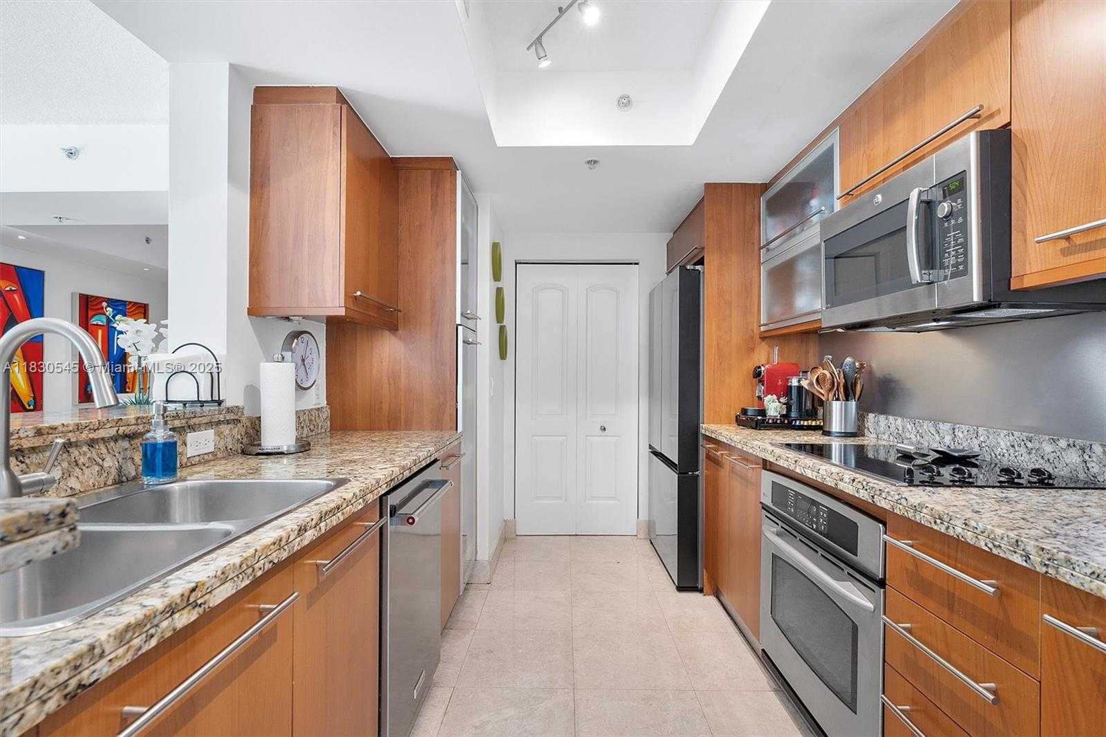 Small Image of 110 WASHINGTON AVE #1608, Miami Beach Number 8