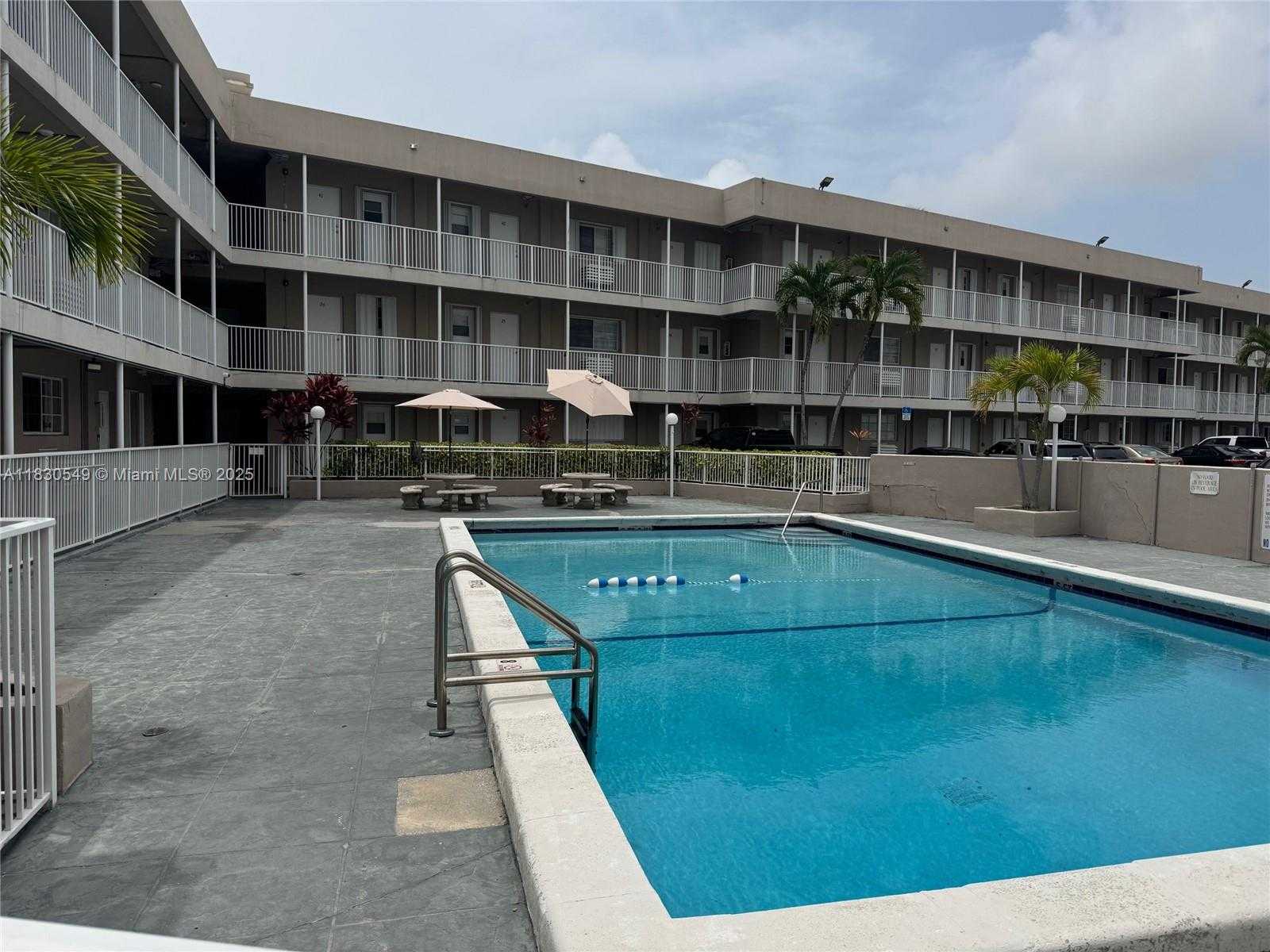 Small Image of 6580 SANTONA ST #A34, Coral Gables Number 2