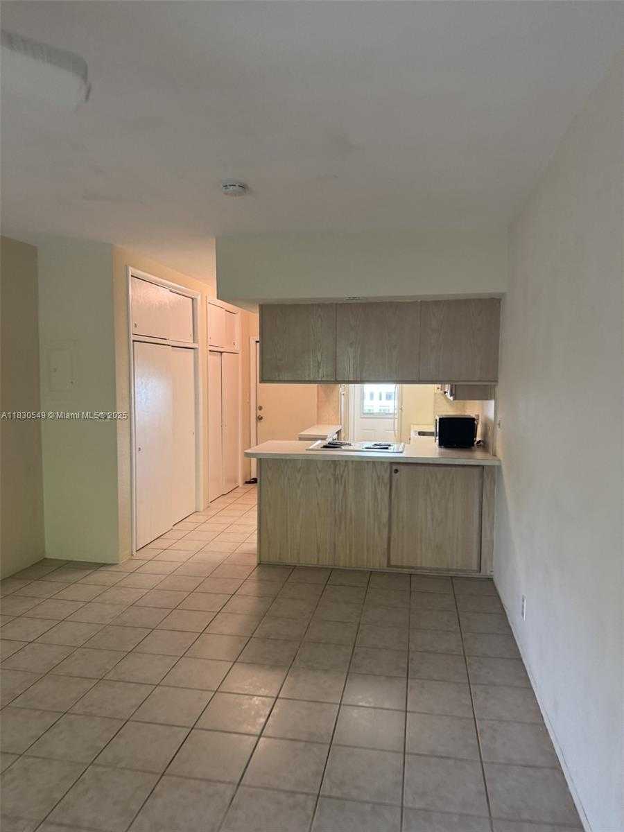 Small Image of 6580 SANTONA ST #A34, Coral Gables Number 5