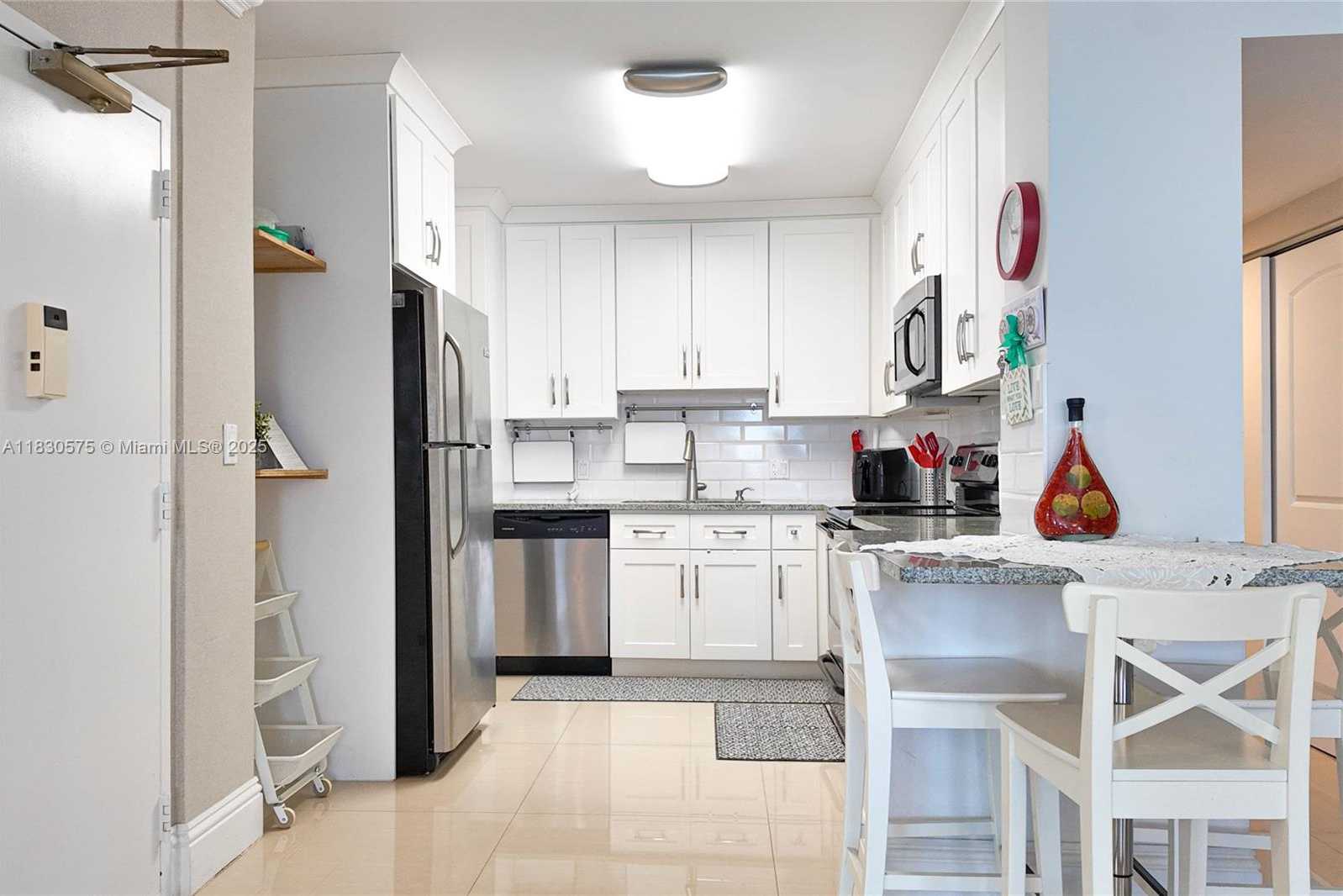 Small Image of 1950 SOUTH OCEAN DR #4E, Hallandale Beach Number 10