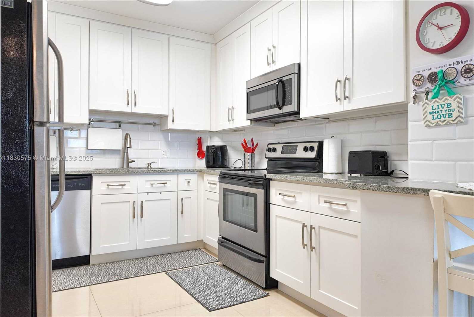 Small Image of 1950 SOUTH OCEAN DR #4E, Hallandale Beach Number 12