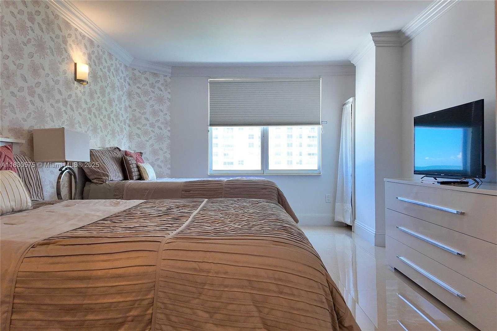 Small Image of 1950 SOUTH OCEAN DR #4E, Hallandale Beach Number 26