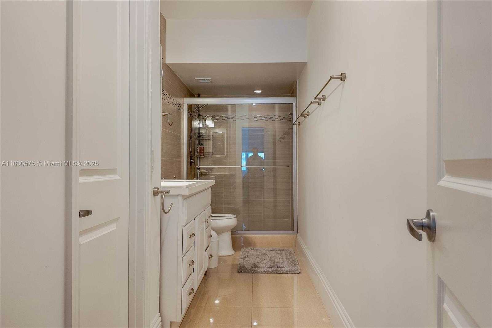 Small Image of 1950 SOUTH OCEAN DR #4E, Hallandale Beach Number 27