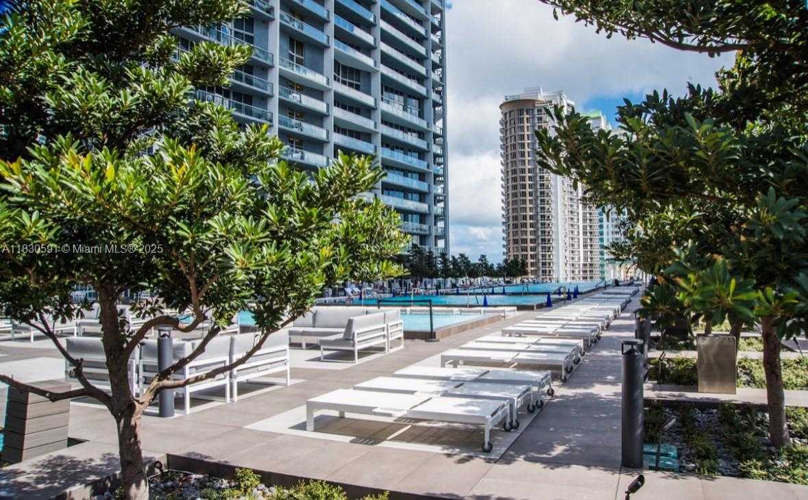 Small Image of 495 BRICKELL AVE #4004, Miami Number 15