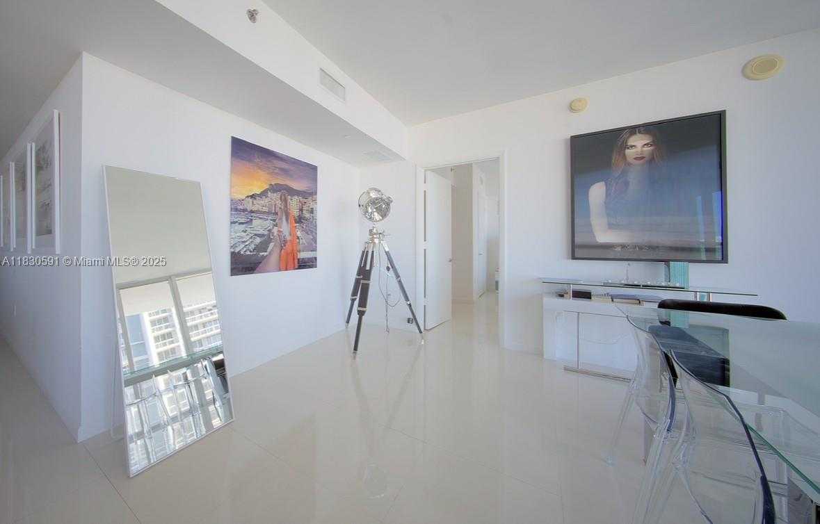 Small Image of 495 BRICKELL AVE #4004, Miami Number 7