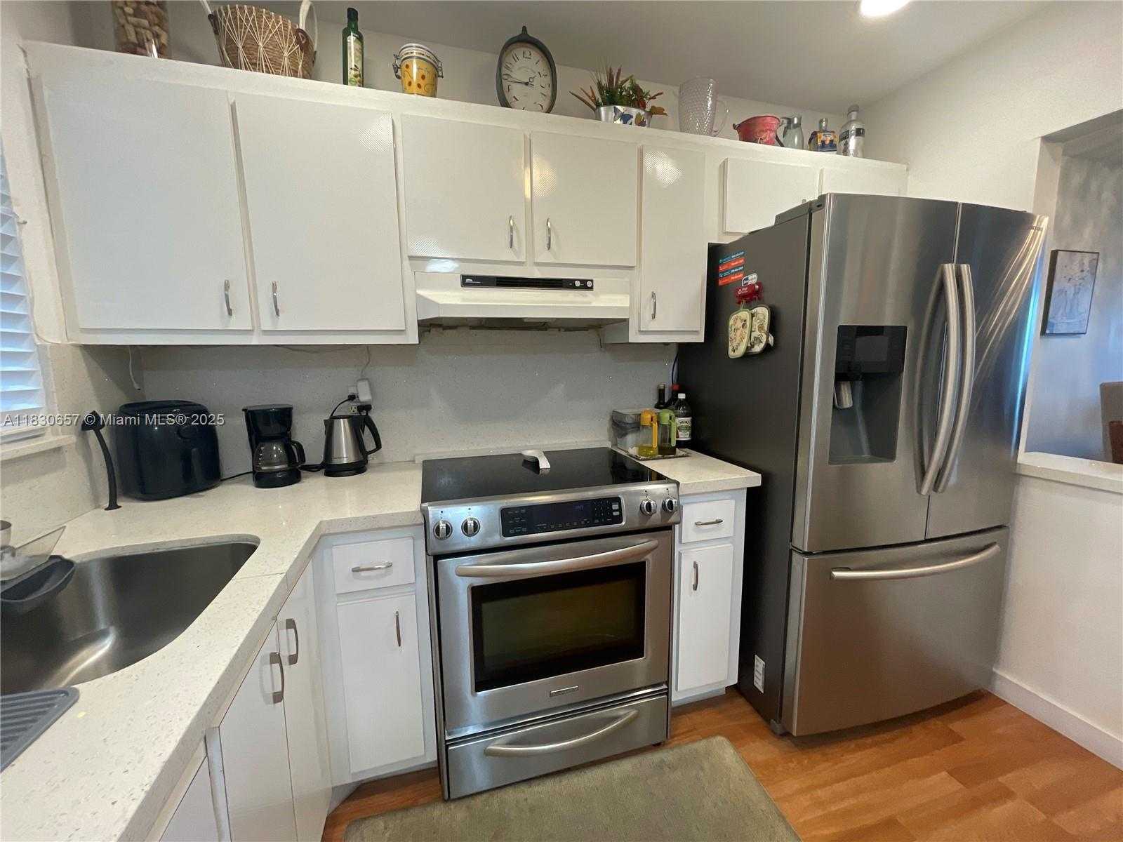 Small Image of 8951 SUNRISE LAKES BLVD #310, Sunrise Number 13