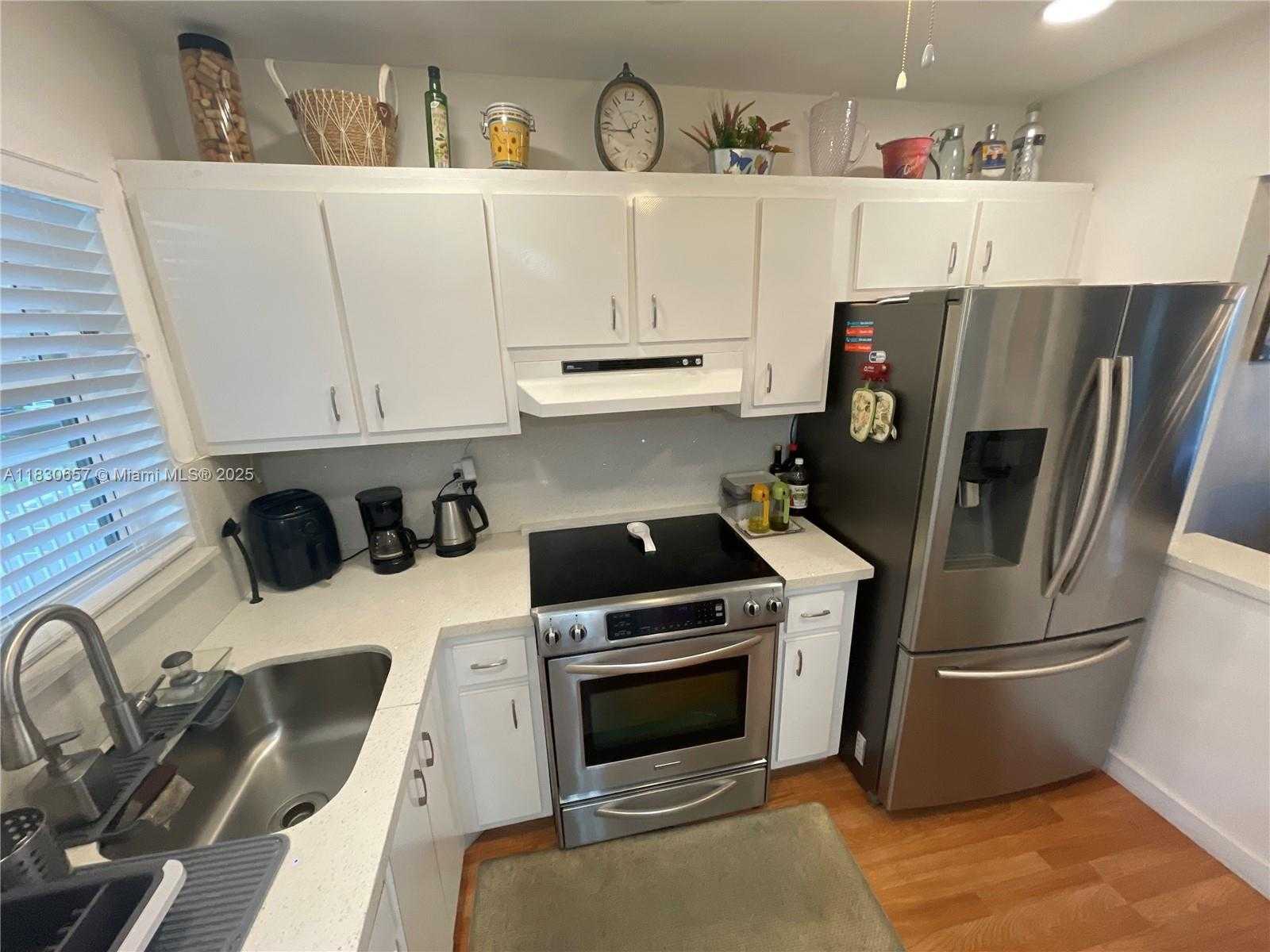 Small Image of 8951 SUNRISE LAKES BLVD #310, Sunrise Number 14