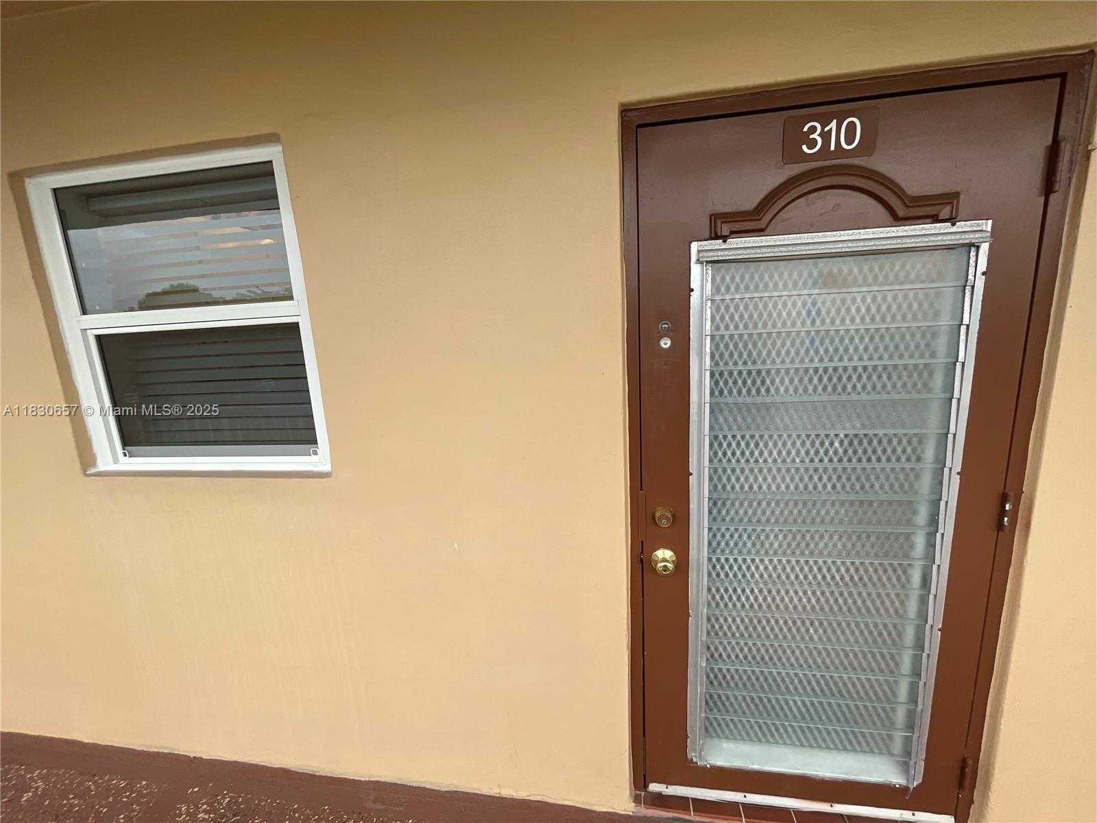 Small Image of 8951 SUNRISE LAKES BLVD #310, Sunrise Number 23