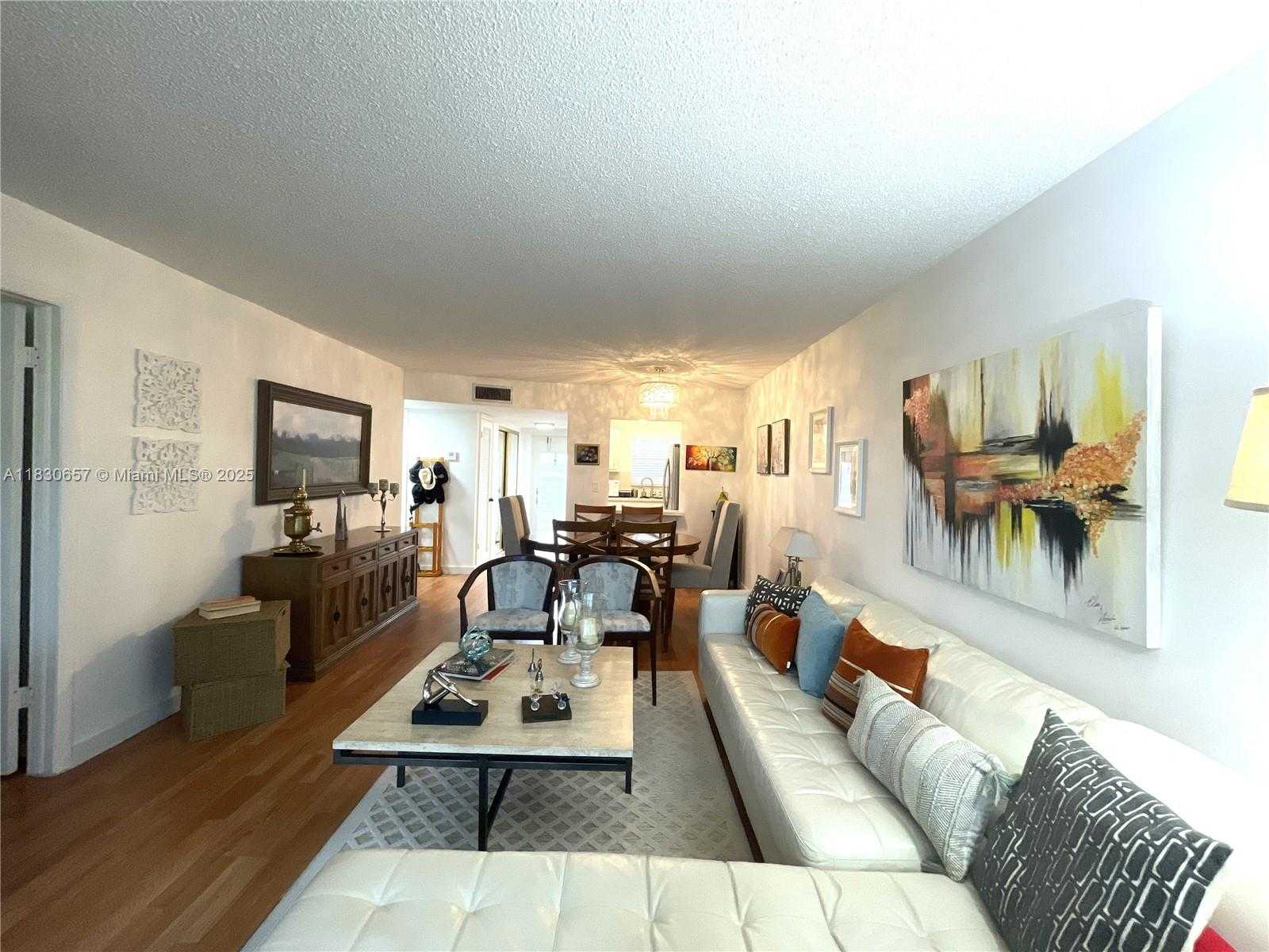 Small Image of 8951 SUNRISE LAKES BLVD #310, Sunrise Number 5