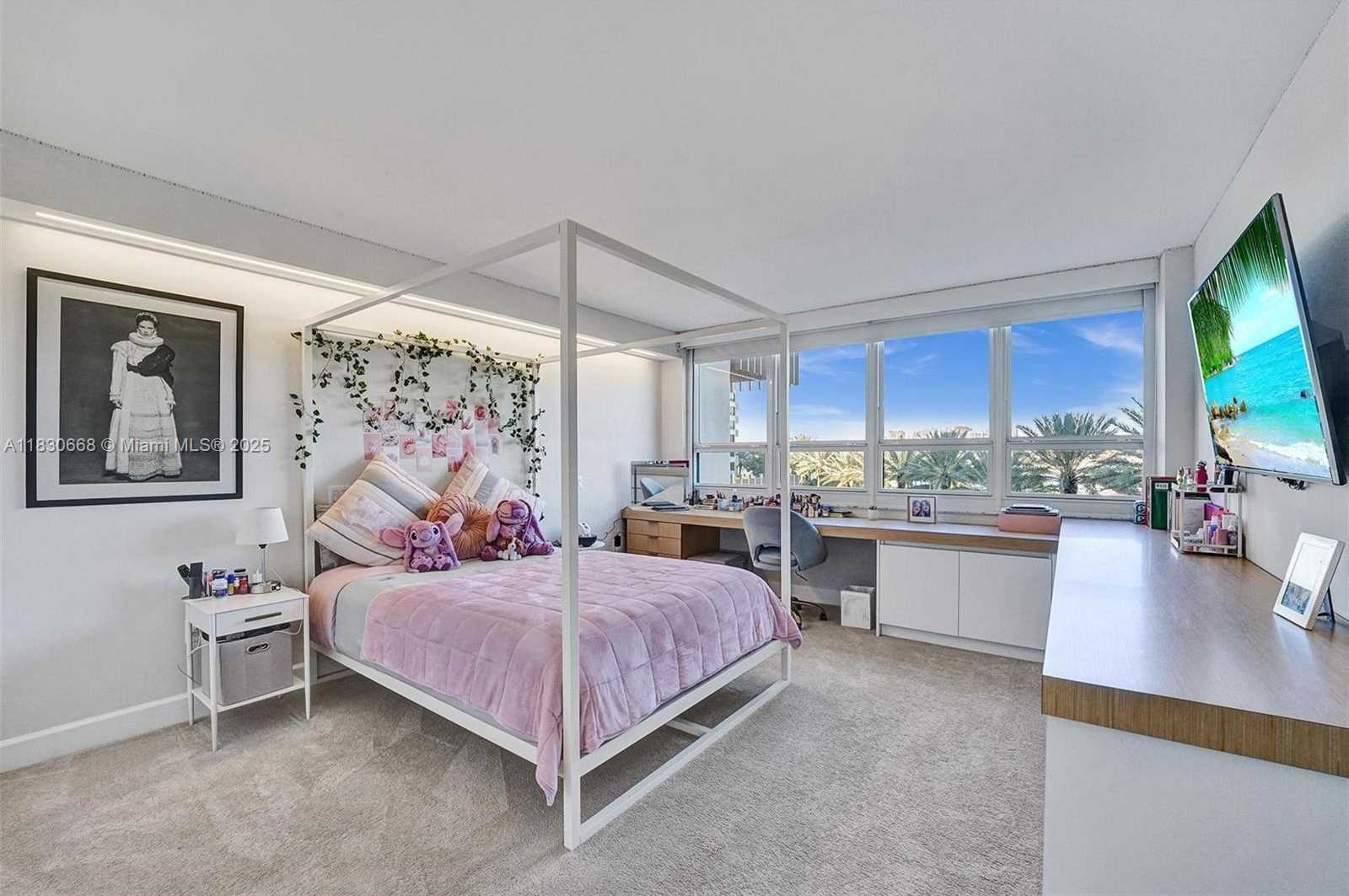 Small Image of 2 GROVE ISLE DR #B410, Miami Number 24